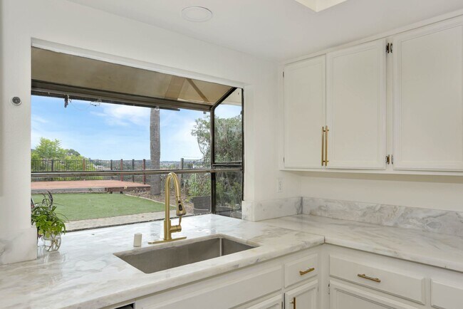 Building Photo - 4 Bed | 3 Bath | 1,979 Sq. Ft. | Stunning ...