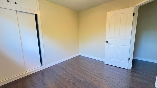 Building Photo - 403 S Lupin Ln