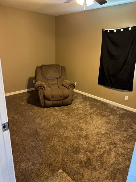 Building Photo - 171 Miller Ln