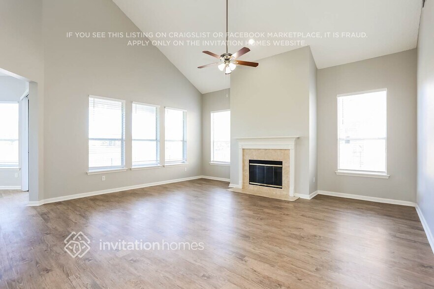 Building Photo - 3575 Shrewsbury Dr