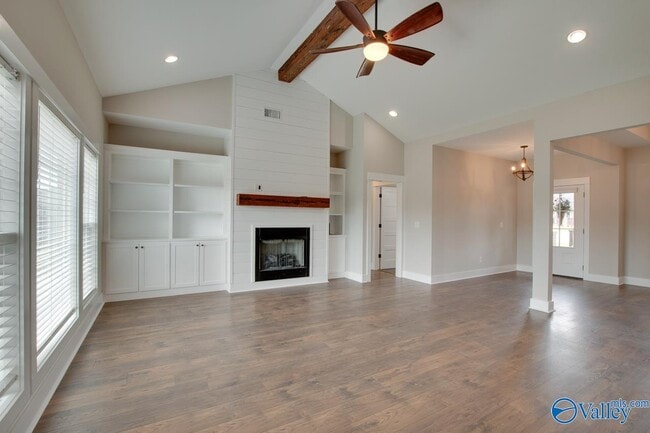 Building Photo - 1837 Saddle Trace Ln SE