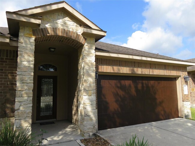 Building Photo - 21390 Village Crossing Ln