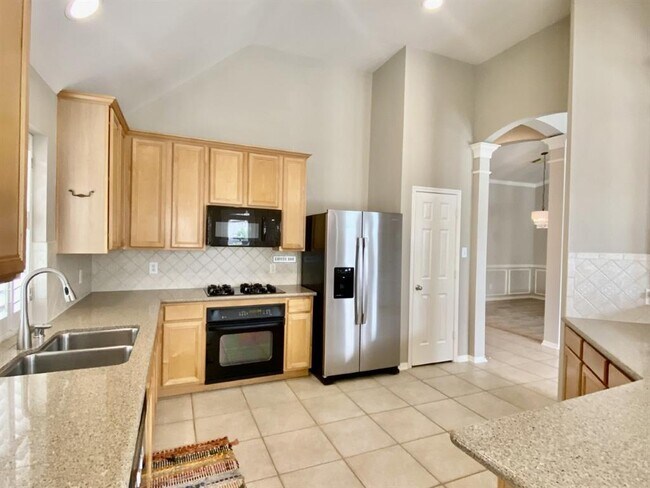 Building Photo - 7807 Highland Glen Dr