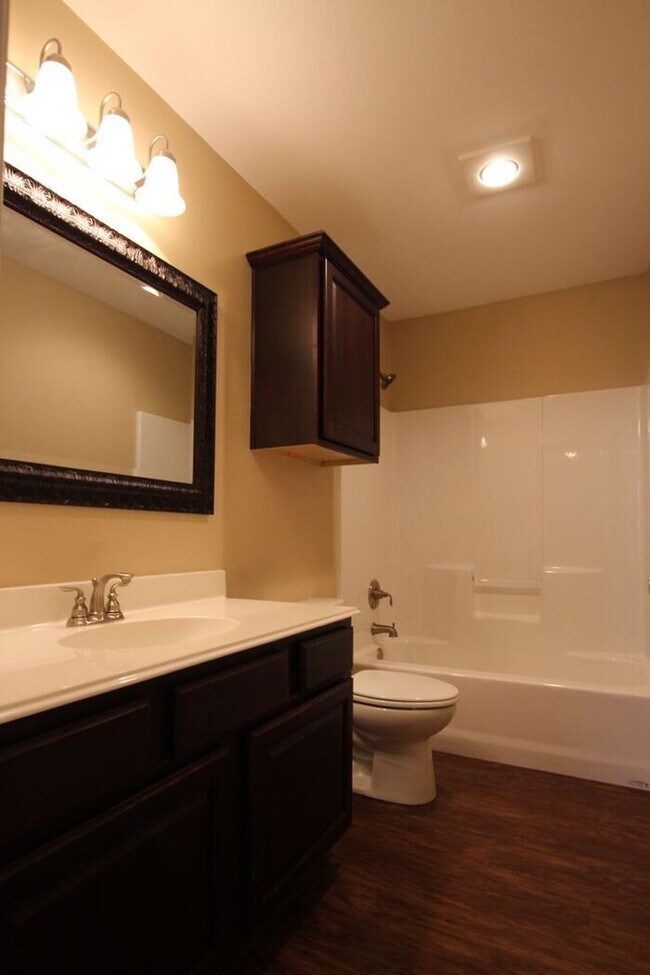 Building Photo - Coming Soon! Gorgeous 3 Bedroom Home in Th...
