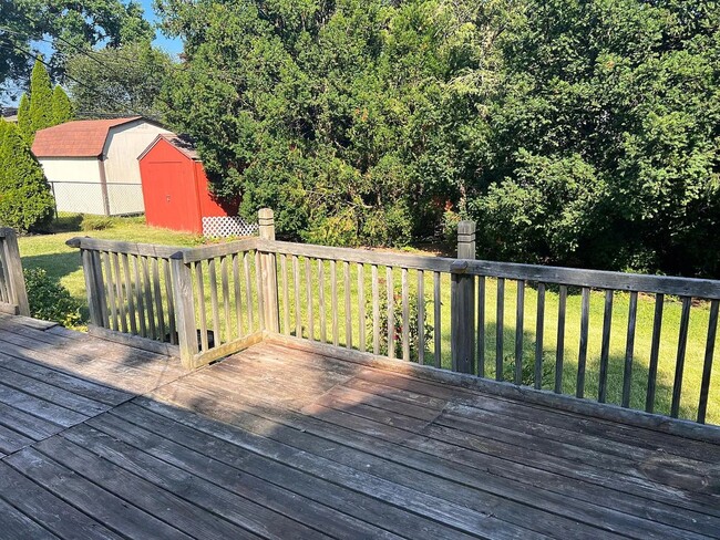 Building Photo - Stunning 4-Bedroom Single Family Home in Hatboro! Available mid-April!