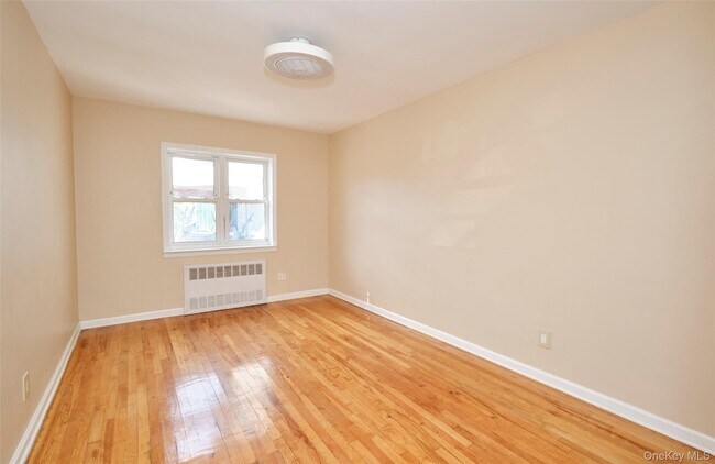 Building Photo - 724 E 96th St