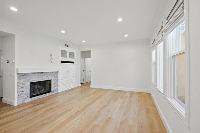 Building Photo - 7 Merriweather Pl