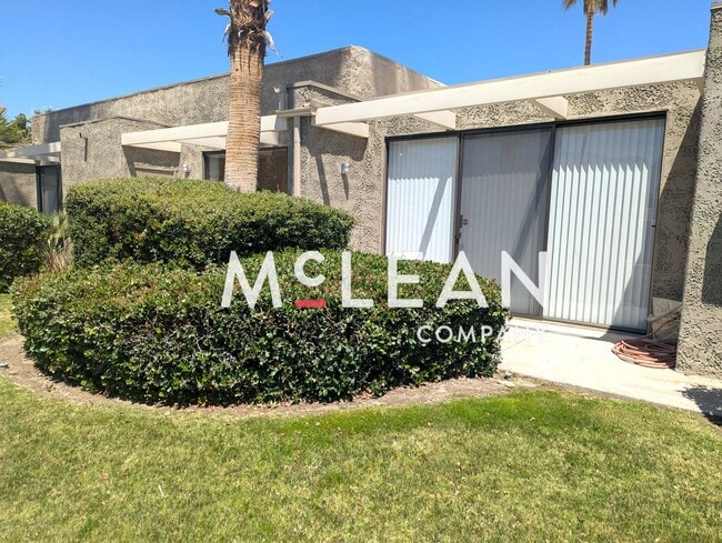 Building Photo - Beautiful 2BD/2BA Sunrise Oasis Condo with Resort Amenities