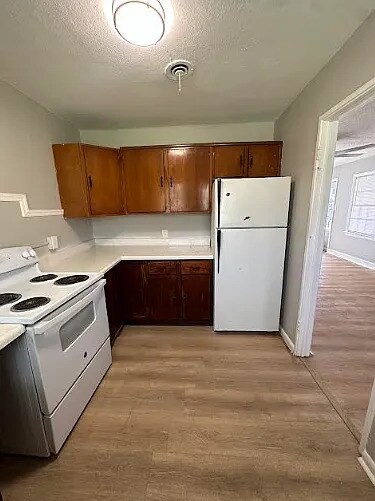 Building Photo - 1621 Burdette Dr