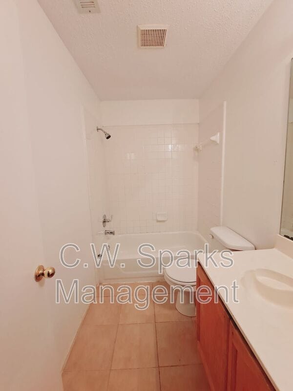 Building Photo - 4617 Sandera Ln