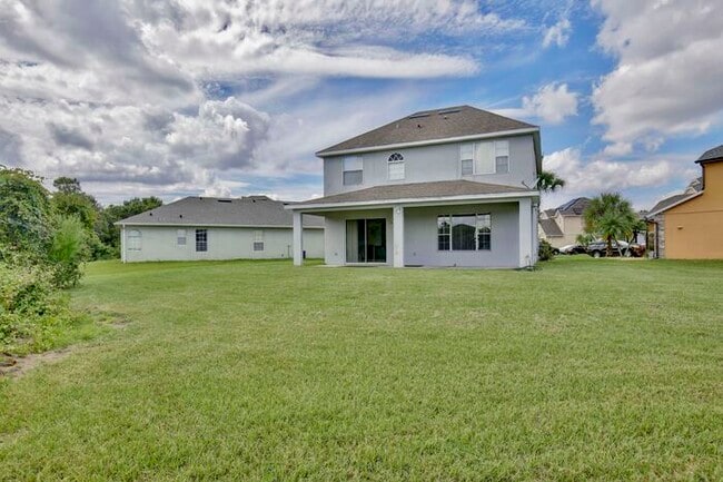 Building Photo - Gorgeous 4/2.5 Home with a 2 Car Garage Lo...