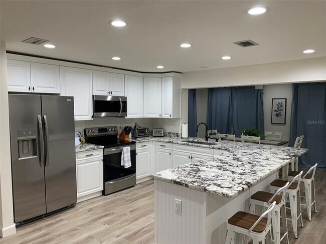 Building Photo - 23184 Glory Ave