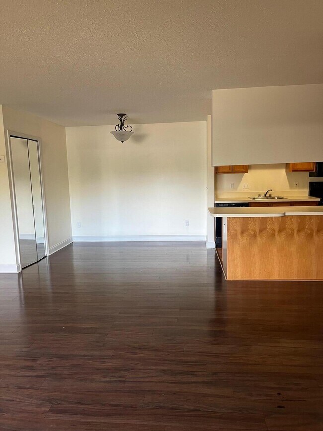 Building Photo - 2592 Eagles Cir