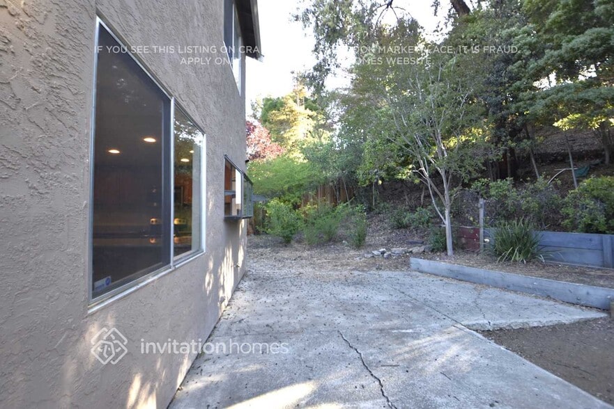 Building Photo - 197 Easson Ct