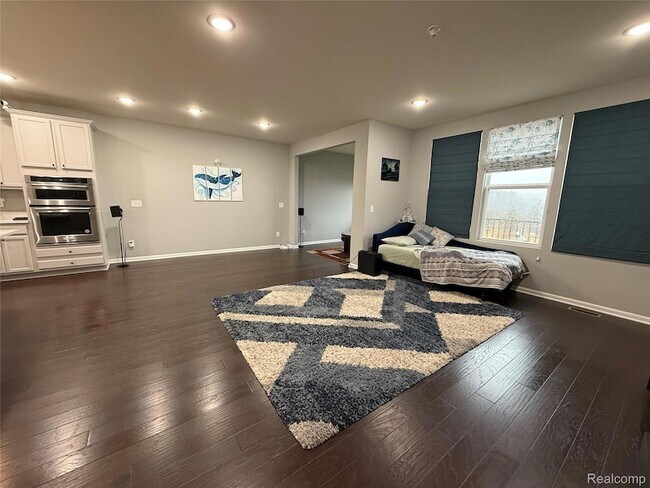 Building Photo - 4811 Broomfield Way