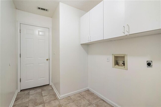 Building Photo - 2775 Ivy Mill Dr