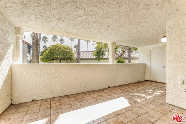 Building Photo - 2053 Majorca Dr