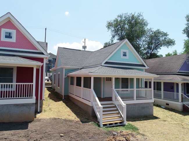 Building Photo - 1616 Forest Ave