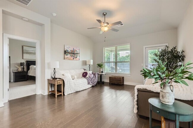 Building Photo - 8615 McKamy Dr