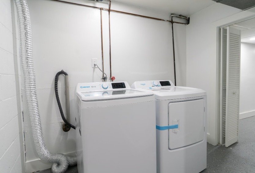 Building Photo - 500 Adams Ln