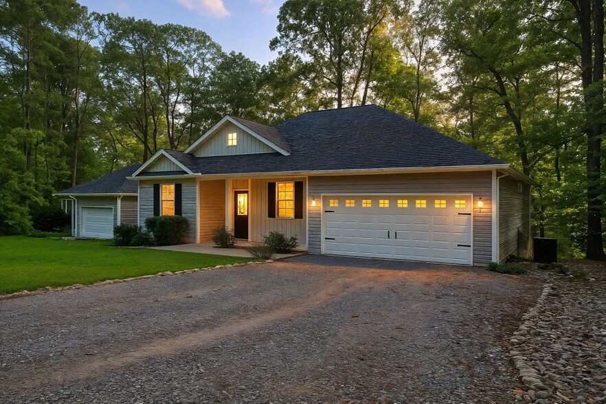 Building Photo - 1541 Louisiana Ln
