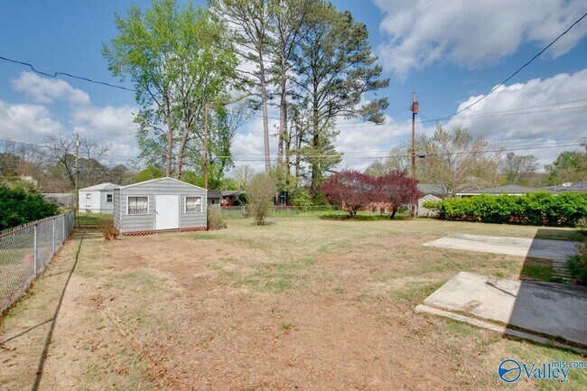 Building Photo - 803 Mead Rd NE