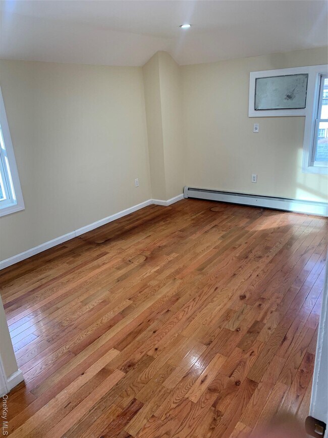 Building Photo - 172-19 144th Rd