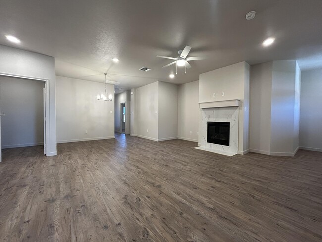 Building Photo - 10907 Albany Ave
