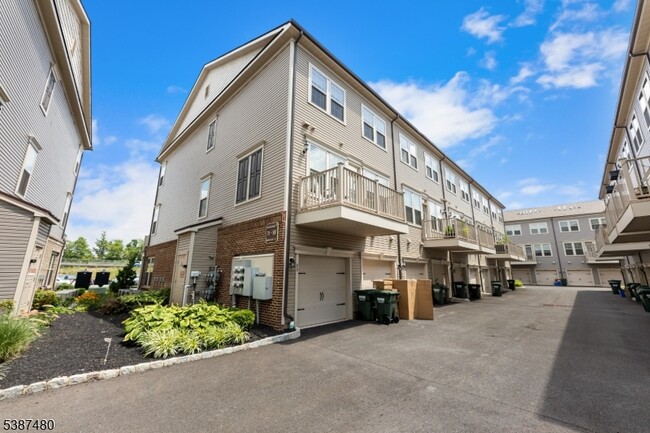 Building Photo - 89 Robeson St