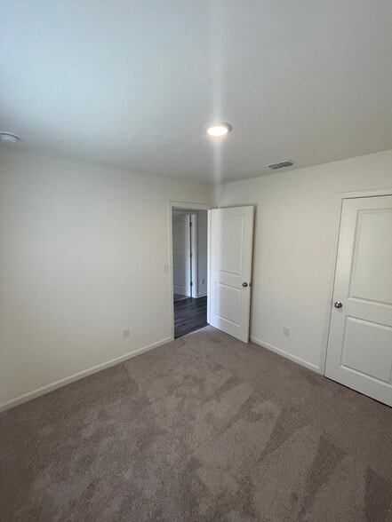 Building Photo - 154 Lochwolde Dr