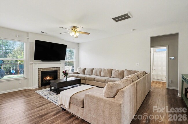 Building Photo - 4444 Fls Lk Dr S W