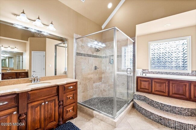 Building Photo - 204 Cashmere Ct