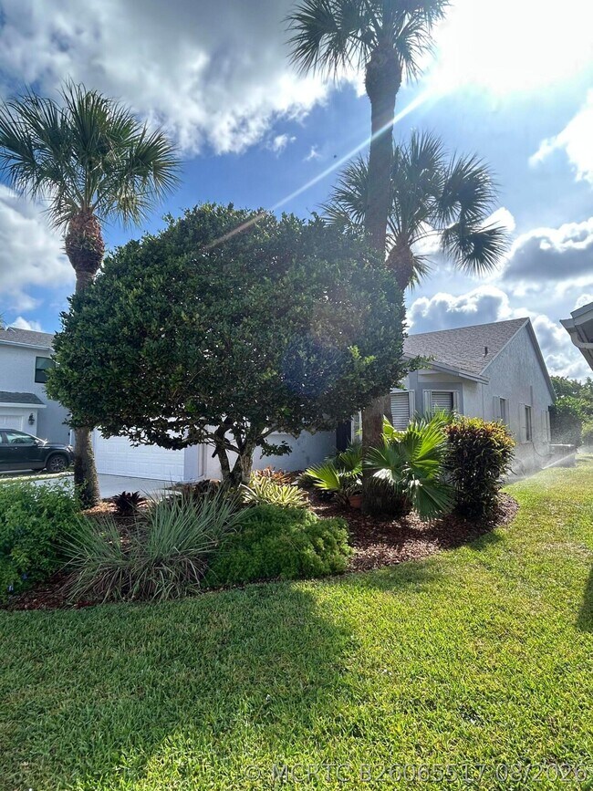 Building Photo - 23370 Sedawie Dr