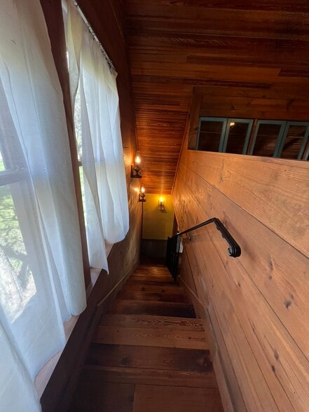 Building Photo - 813 W Bluebonnet Dr