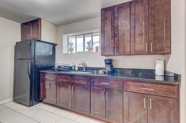 Building Photo - 1363 Pierce St