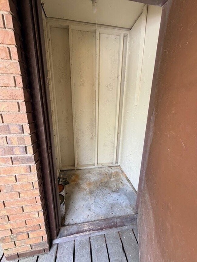 Building Photo - 500 Cokesbury St