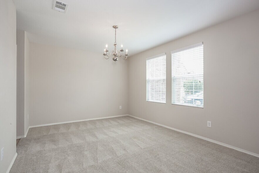 Building Photo - 1625 Grassy View Dr