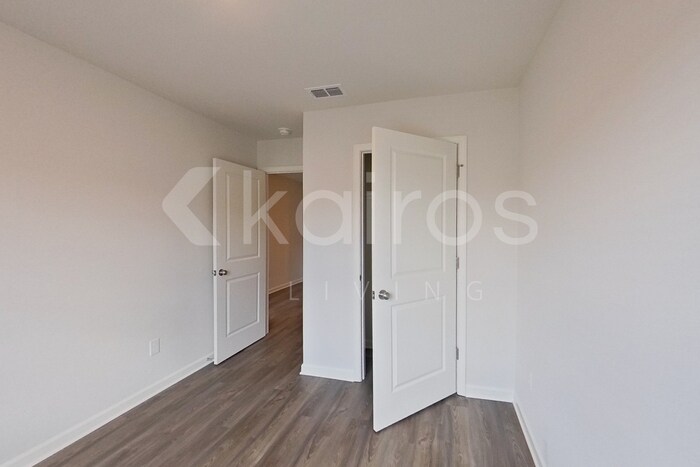 Building Photo - 360 Ironwood Ct