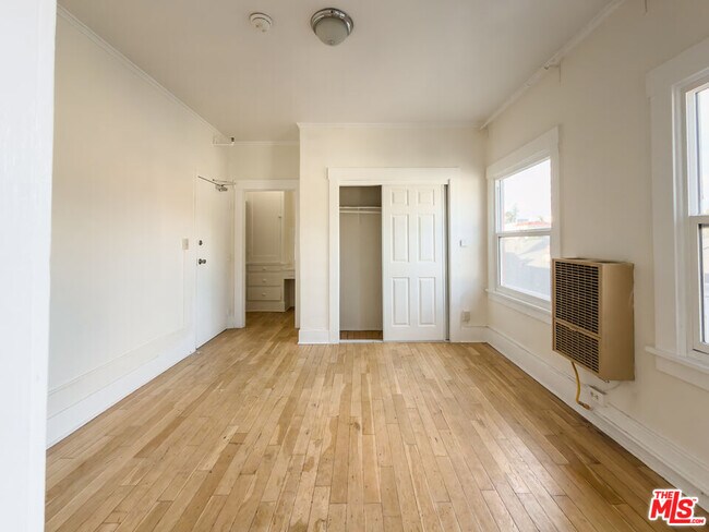 Building Photo - 434 S Rampart Blvd