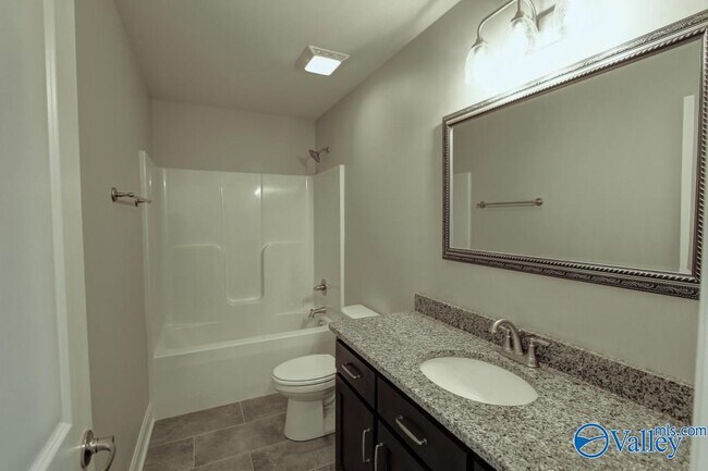 Building Photo - 17212 Stonegate Dr