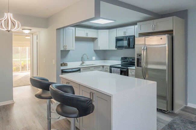 Primary Photo - 246 Northampton M