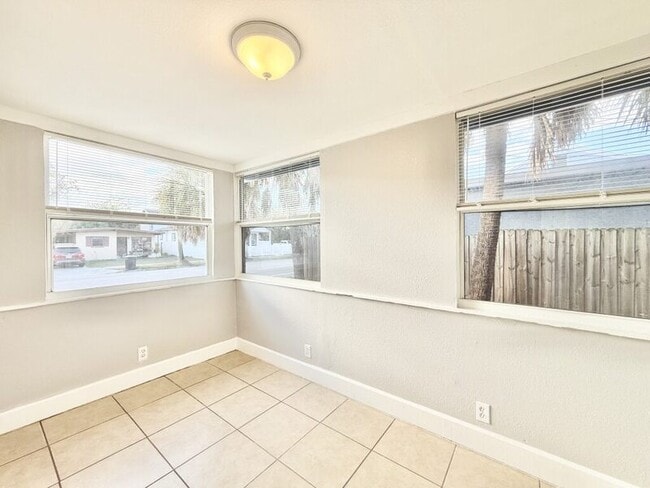 Building Photo - 1914 31st St S