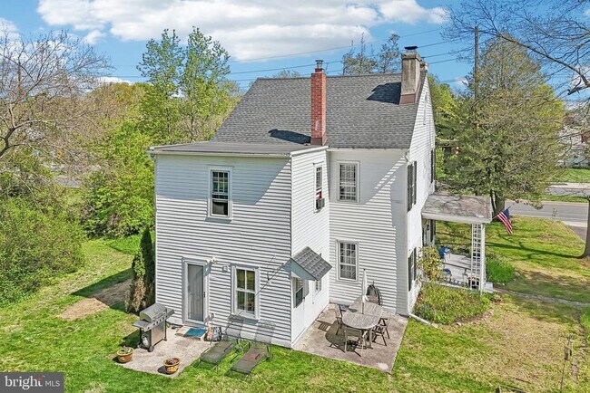 Building Photo - 2167 Brunswick Ave