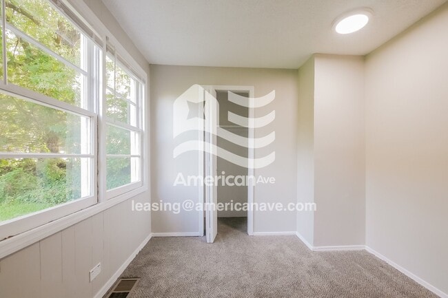 Building Photo - 818 Truitt Ave
