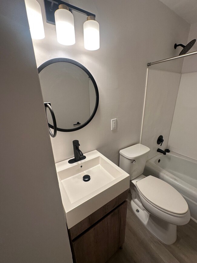 Building Photo - 4696 Tarryton Ct S