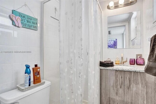 Building Photo - 1481 S Ocean Blvd