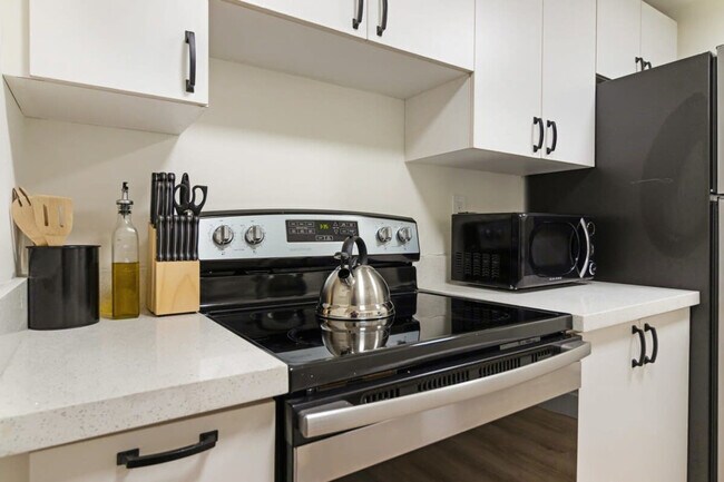 Building Photo - 1300 Collins Ave