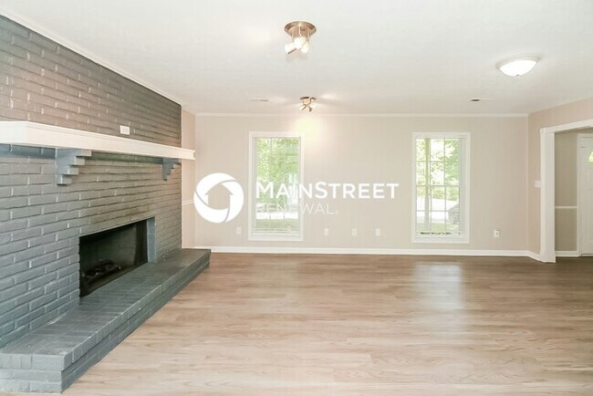 Building Photo - 3 Bedroom Pet-Friendly Home in Fayetteville, GA with Main Street Renewal