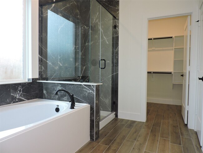 Building Photo - 12853 Meadow Wind Wy