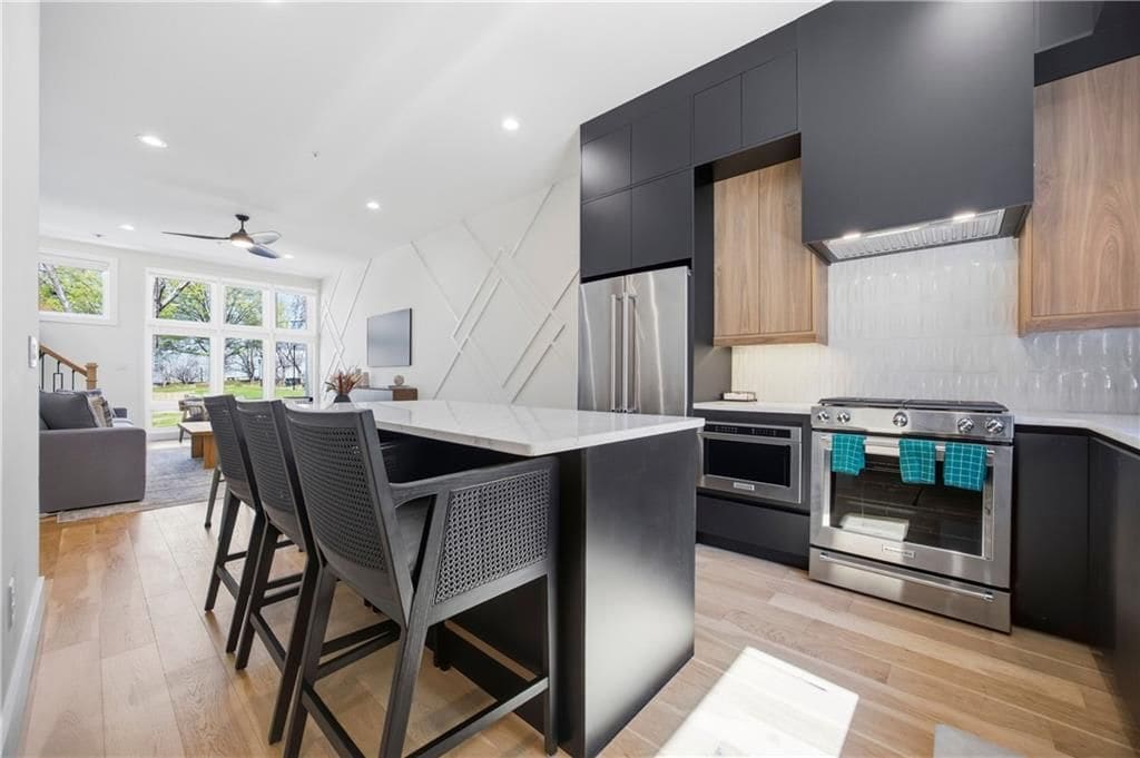 Building Photo - 434 Markham St SW